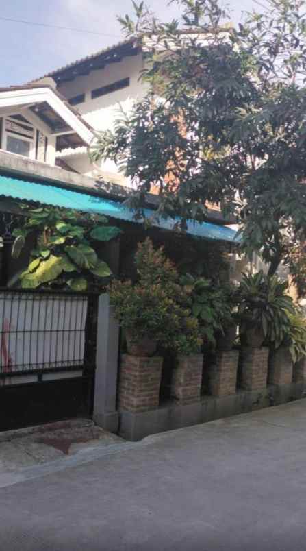 dijual rumah pondok duta