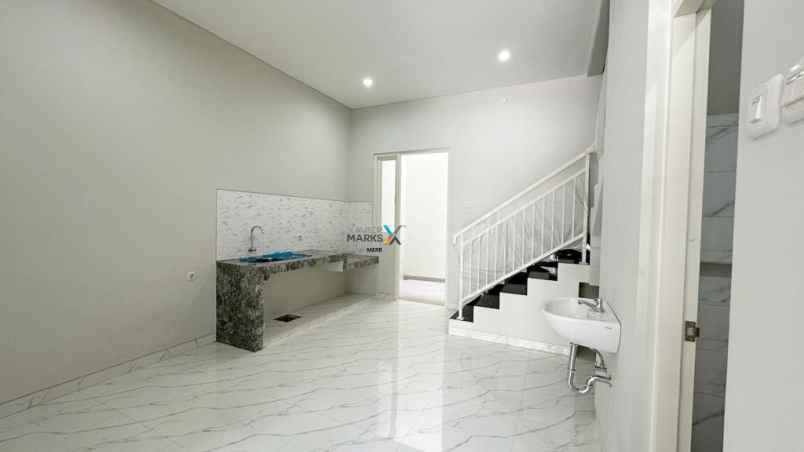 dijual rumah prada permai