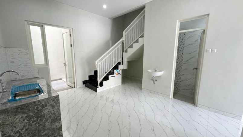 dijual rumah prada permai