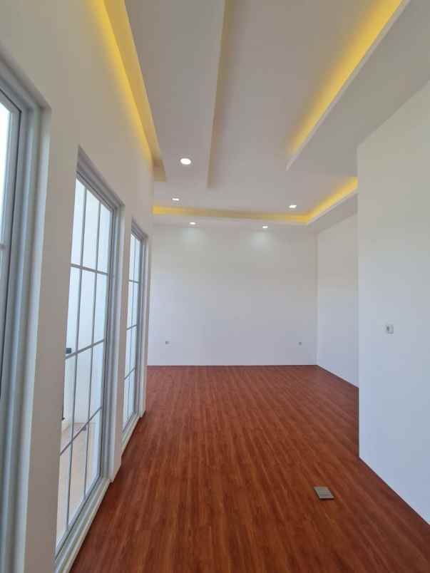 dijual rumah pulomas