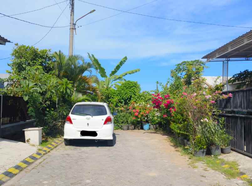 dijual rumah puri mas