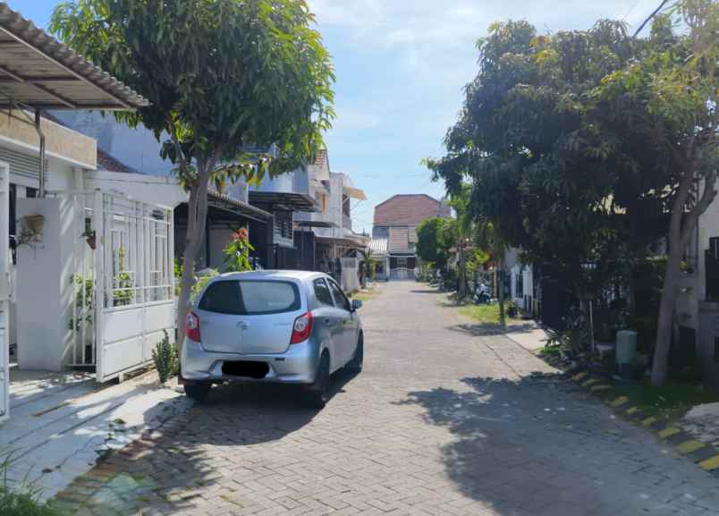 dijual rumah puri mas