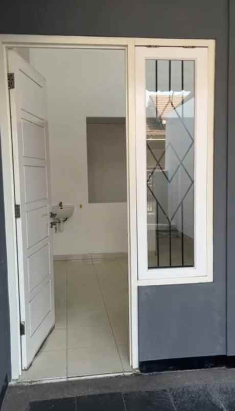 dijual rumah puri mas