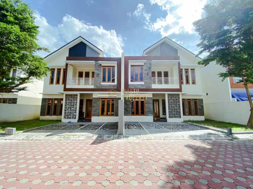 dijual rumah purwomartani kalasan