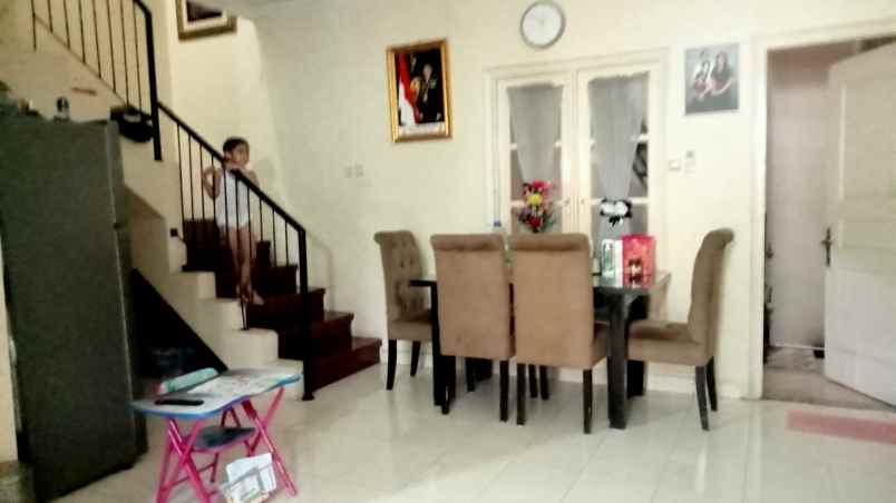 dijual rumah raffles hills housing