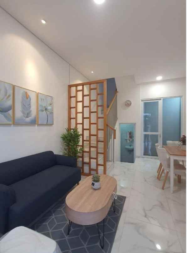 dijual rumah rangkapan jaya pancoran