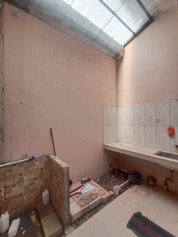 dijual rumah rawadenok cipayung depok