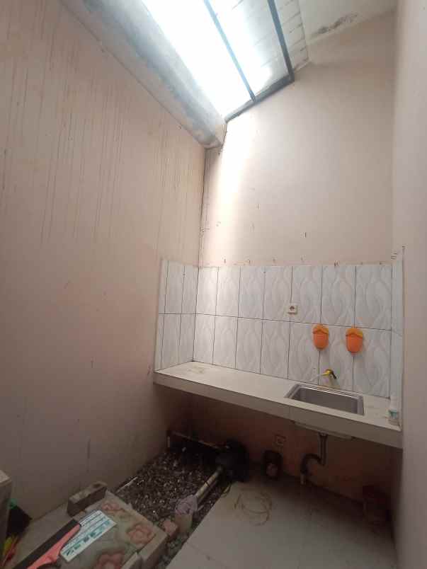 dijual rumah rawadenok cipayung depok