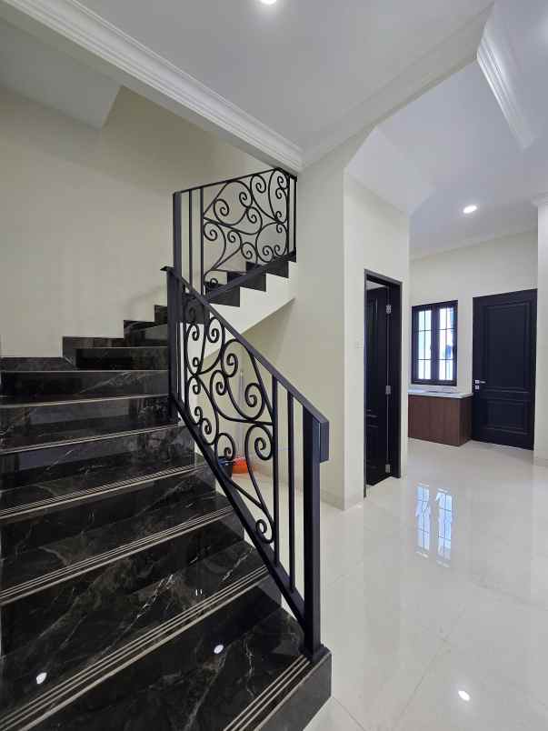 dijual rumah rawamangun jaktim