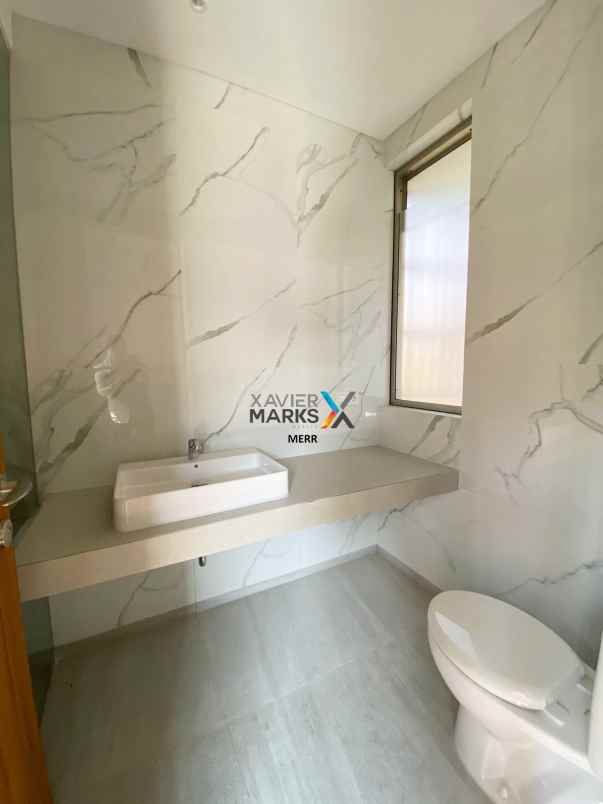 dijual rumah royal residence