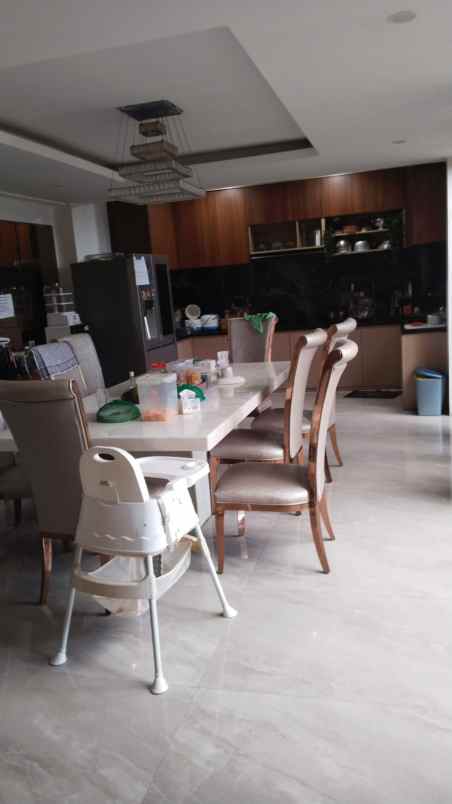 dijual rumah ruang usaha di caringin kota bandung