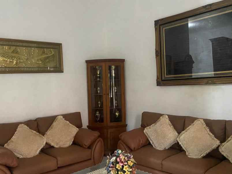 dijual rumah rungkut asri