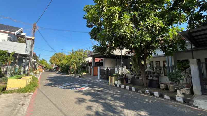 dijual rumah rungkut asri