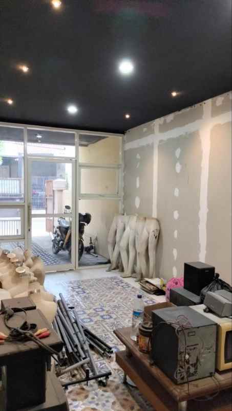 dijual rumah rungkut asri