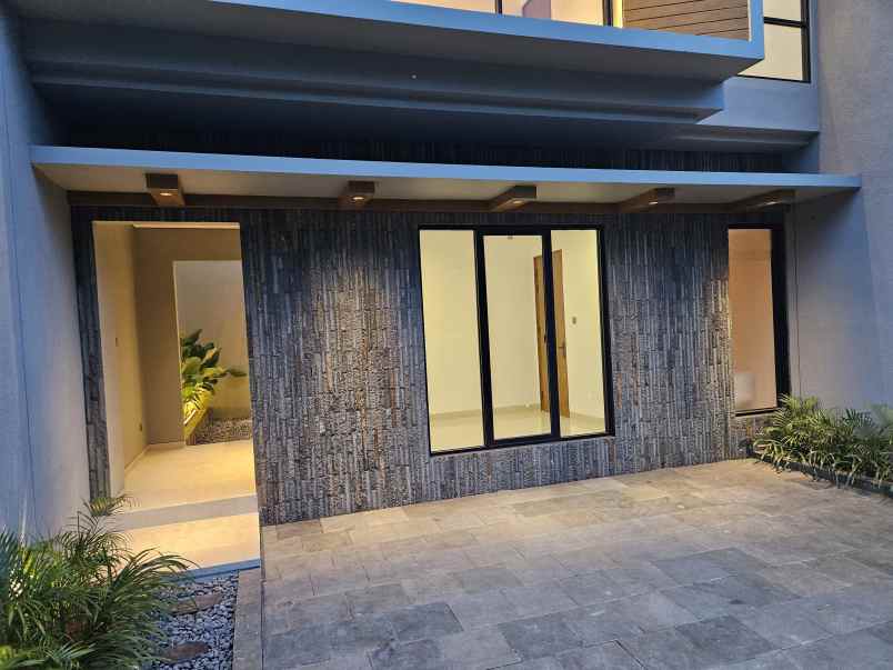 dijual rumah rungkut asri utara rungkut