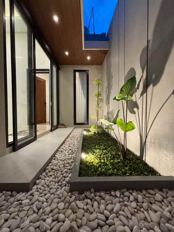 dijual rumah sambisari