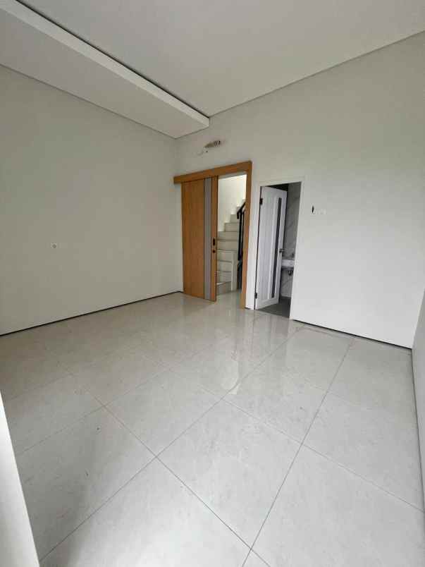 dijual rumah sawangan
