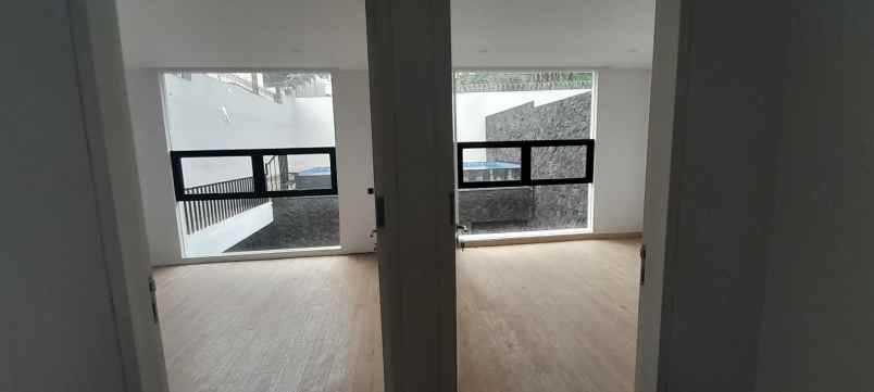 dijual rumah setiabudi regency