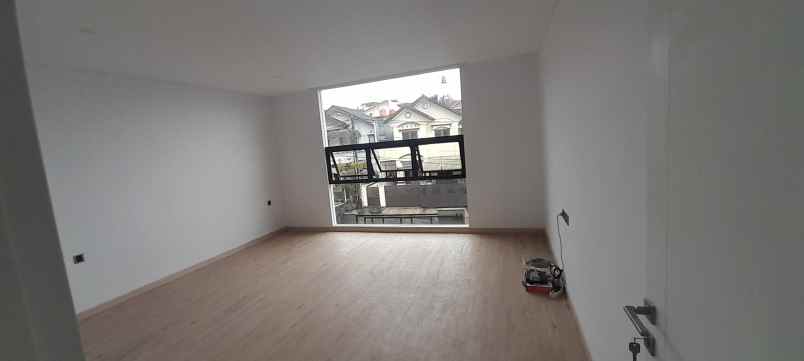 dijual rumah setiabudi regency