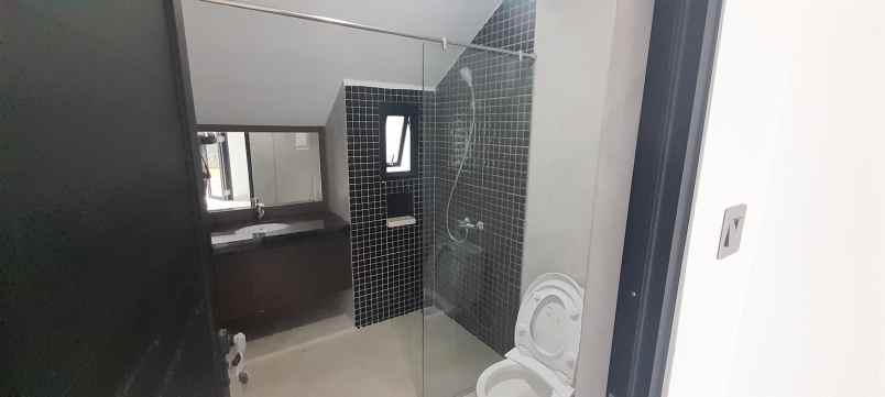 dijual rumah setiabudi regency