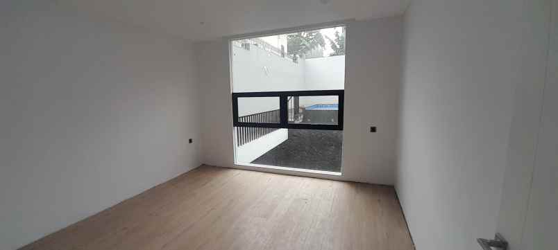 dijual rumah setiabudi regency