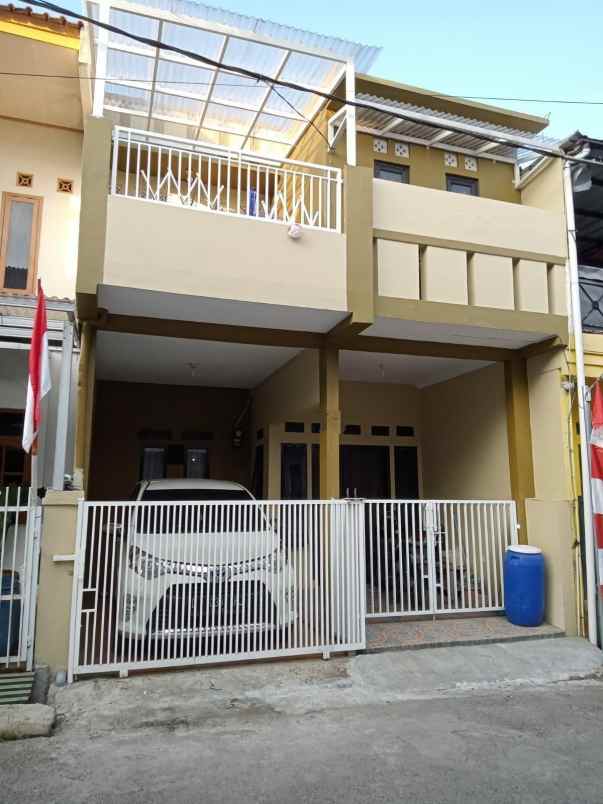 dijual rumah sia huni di puri cipageran