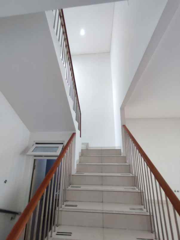 dijual rumah siap huni di boulevard citragran cibubur