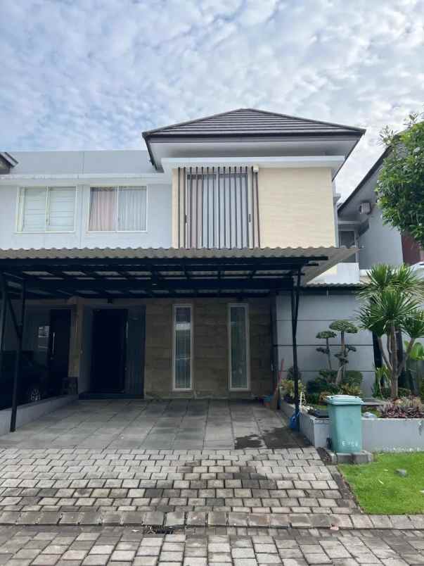 dijual rumah siap huni di graha natura surabaya barat