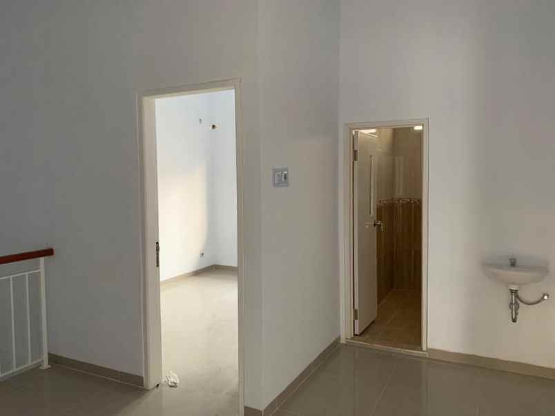 dijual rumah siap huni di raffles hills cibubur