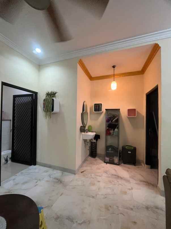 dijual rumah siap huni lokasi strategis