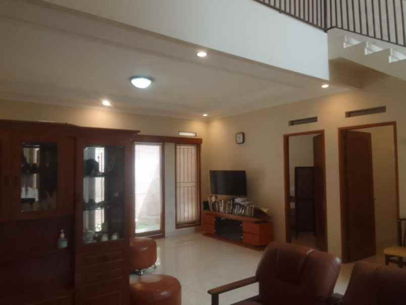 dijual rumah siap huni strategis di tengah kota cimahi