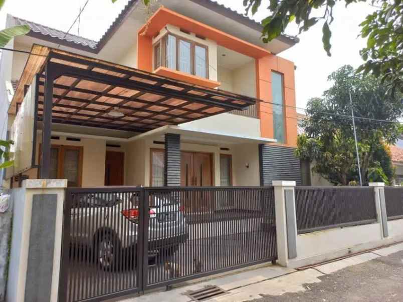 dijual rumah siap huni strategis di tengah kota cimahi
