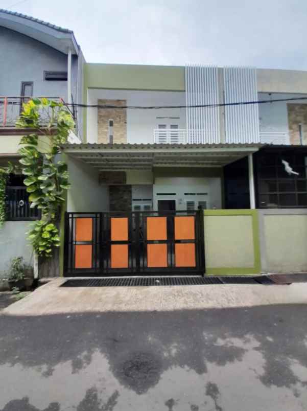 dijual rumah srengseng sawah