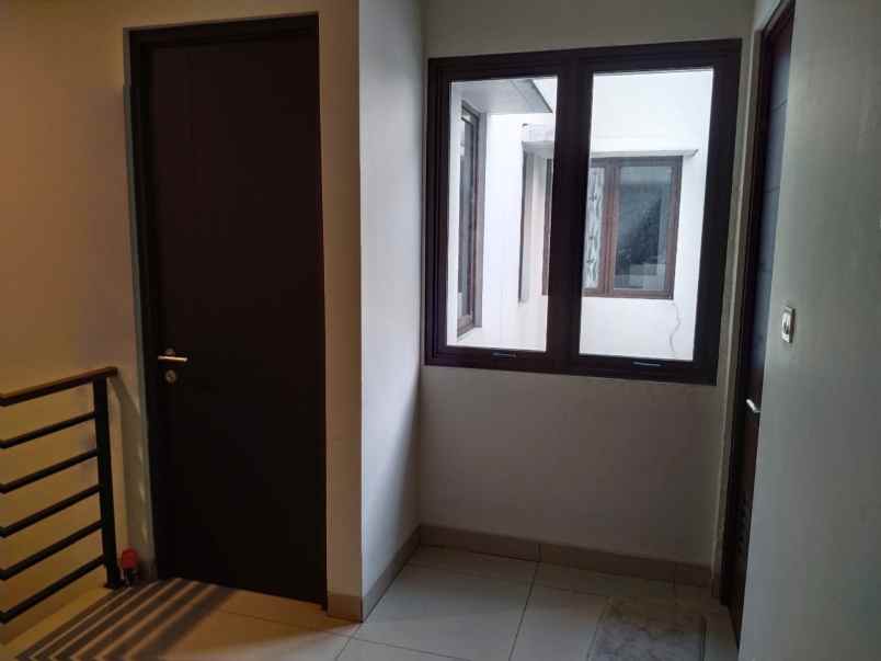 dijual rumah summarecon bekasi cluster