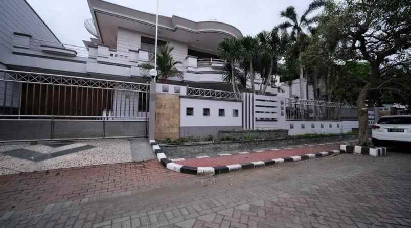 dijual rumah taman hunian satelit