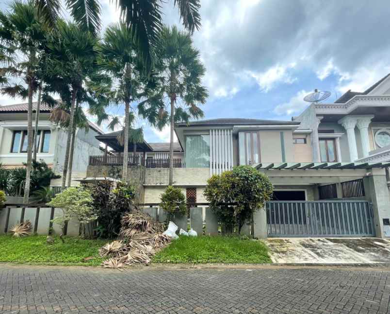 dijual rumah the araya
