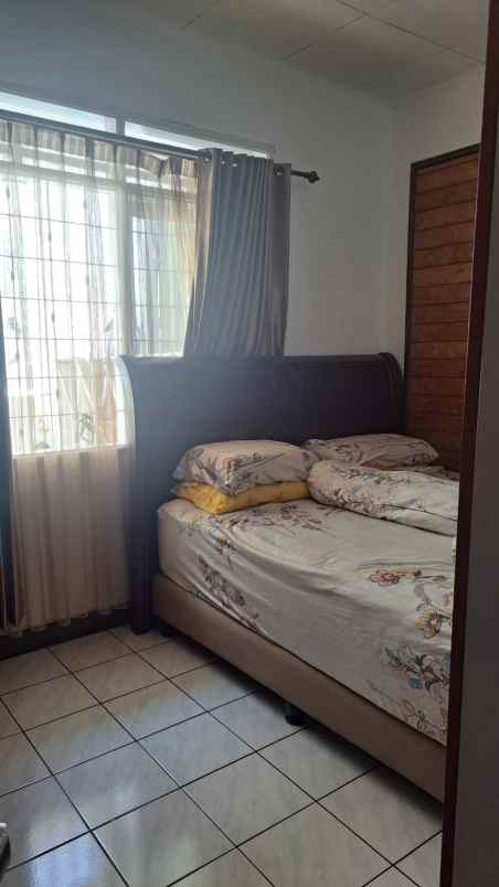 dijual rumah turangga