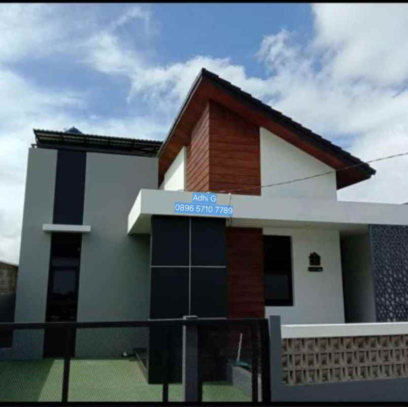 dijual rumah villa 2 lantai di lembang