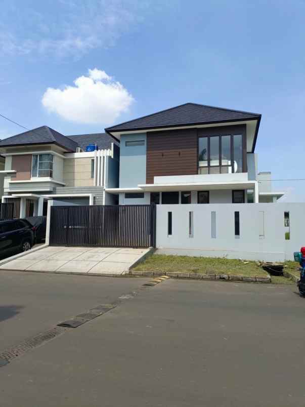 dijual rumah villa meruya jakbar