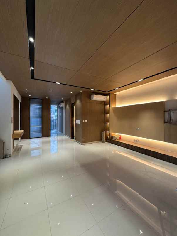 dijual rumah villa meruya jakbar