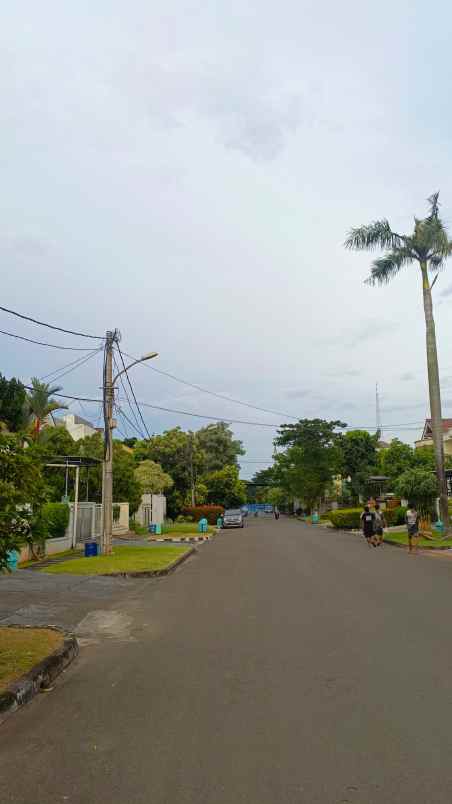 dijual rumah villa meruya jakbar