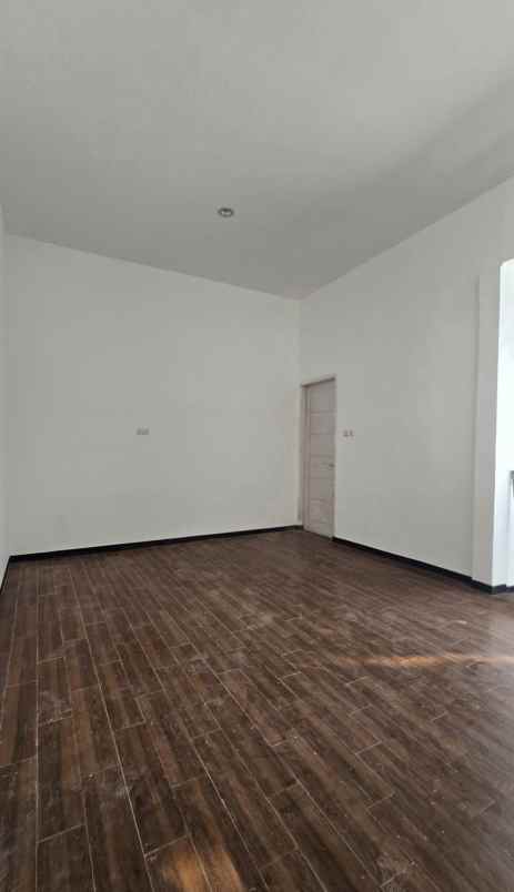 dijual rumah wiguna timur regency