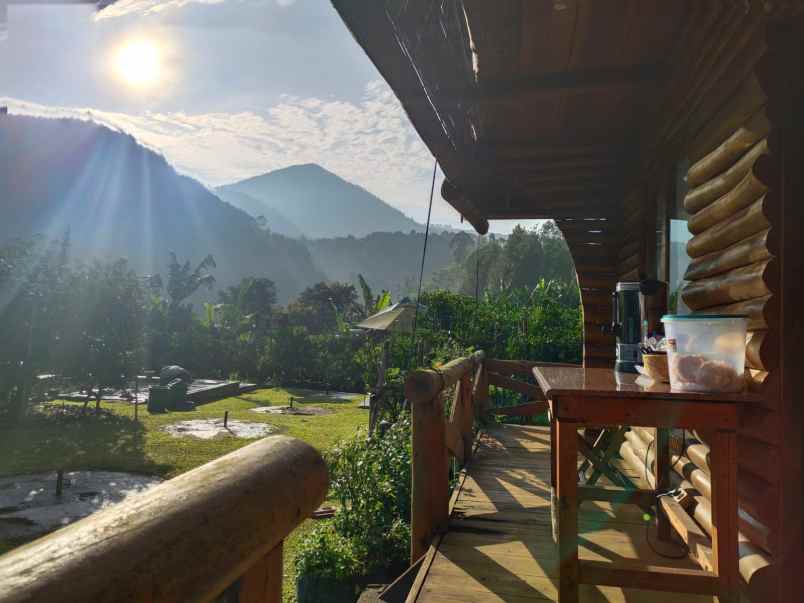 dijual villa maribaya lembang