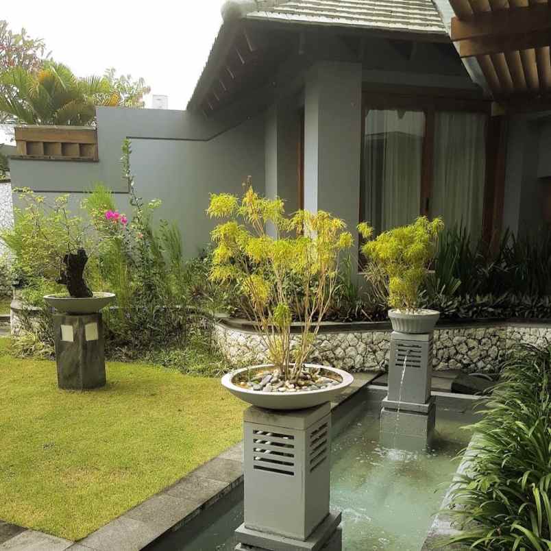 dijual villa nuansa utama