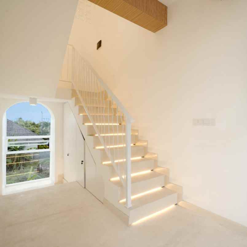 dijual villa pantai mengening