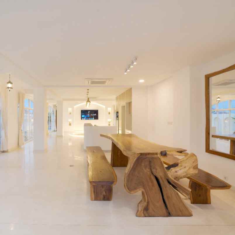 dijual villa pantai mengening