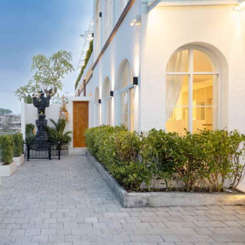 dijual villa pantai mengening