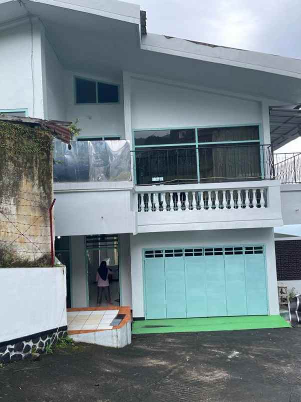 dijual villa villa trawas