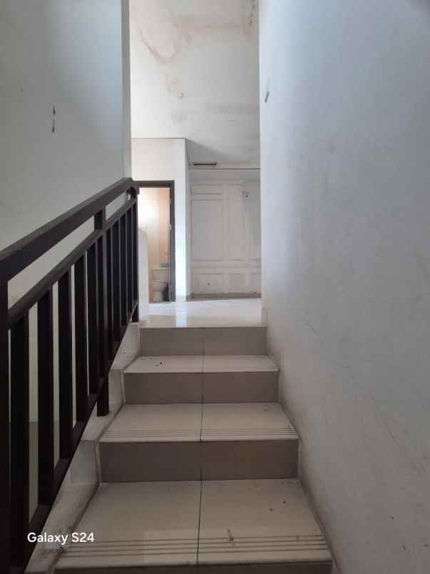 disewakan ruko gudang kantor the savoy jakarta garden city