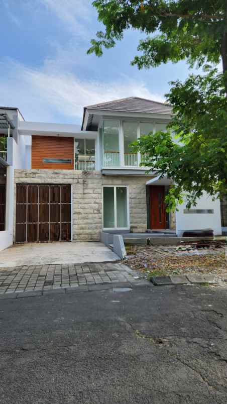disewakan rumah jalanjalan eastwood